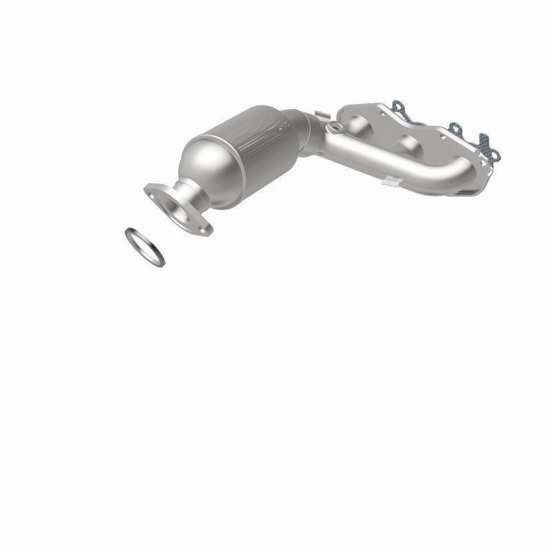 MagnaFlow direct-fit catalytic converter fits 2011 Toyota Sienna 3.5L stainless steel CARB compliant 5582556