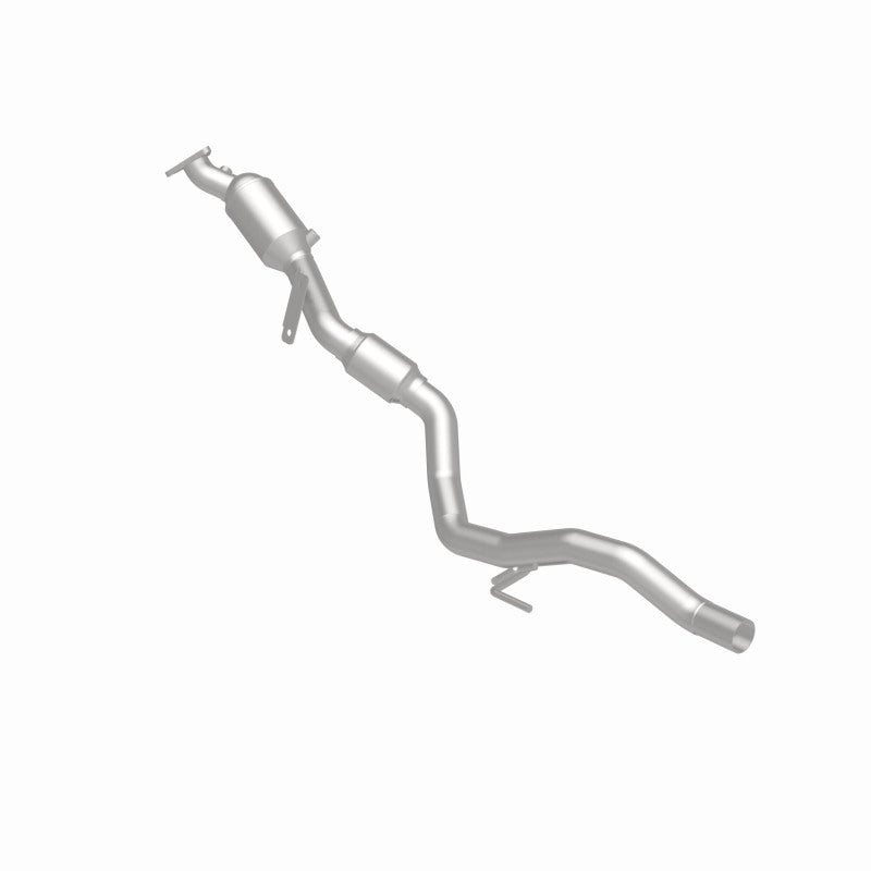 MagnaFlow direct-fit catalytic converter fits 2011- Volkswagen Touareg 3.6L stainless steel CARB compliant 5551410