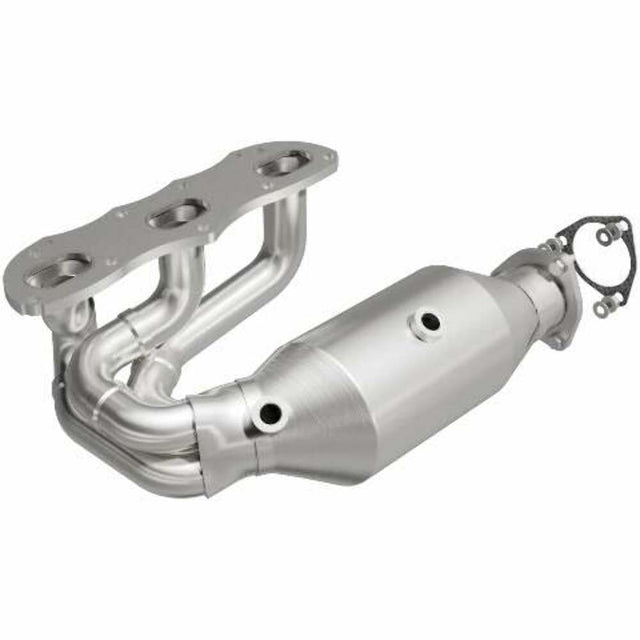 MagnaFlow direct-fit catalytic converter fits 2012-2015 911 H6 3.8 3.8 inch inlet/outlet stainless steel CARB compliant 52388