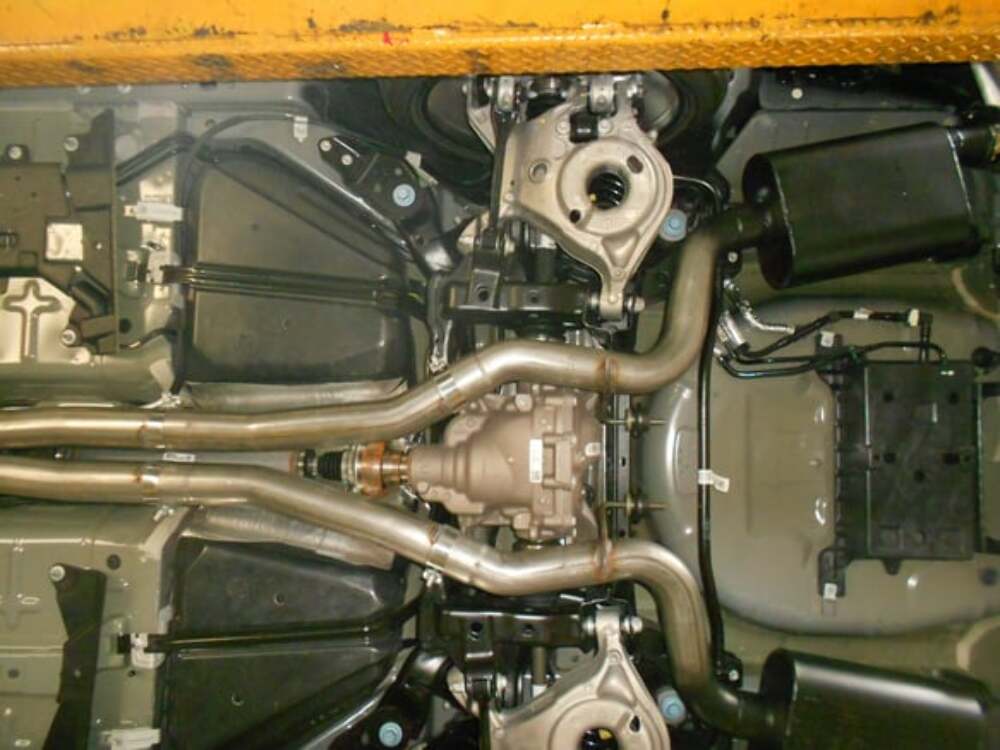 t 2015-2017 Ford Mustang Cat-back Exhaust System Flowmaster American Thunder 817730 Flowmaster