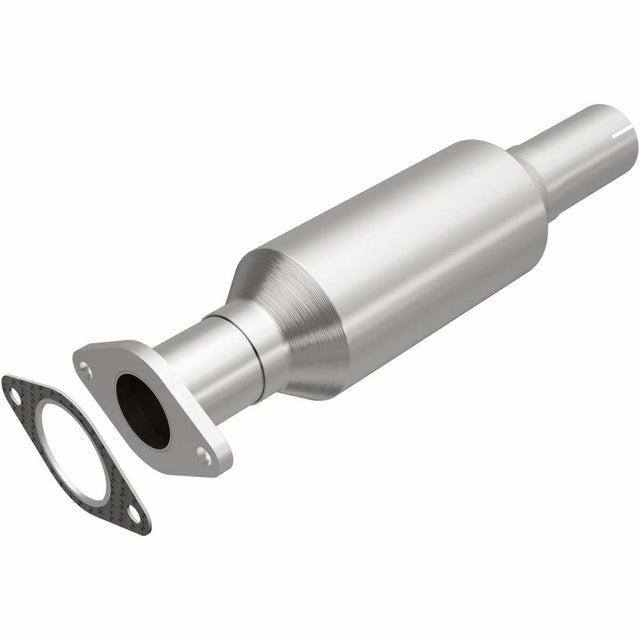 MagnaFlow direct-fit catalytic converter fits 2016 Ford Focus stainless steel CARB compliant