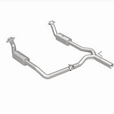 MagnaFlow direct-fit catalytic converter fits 2009-2019 Ford E-350 Super Duty and 2009-2013 Ford E-250, this and / Compliant stainless steel CARB compliant OBDII