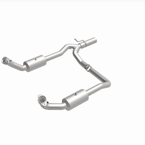 MagnaFlow direct-fit catalytic converter fits 2009-2019 Ford E-350 Super Duty and 2009-2013 Ford E-250, this and / Compliant stainless steel CARB compliant OBDII