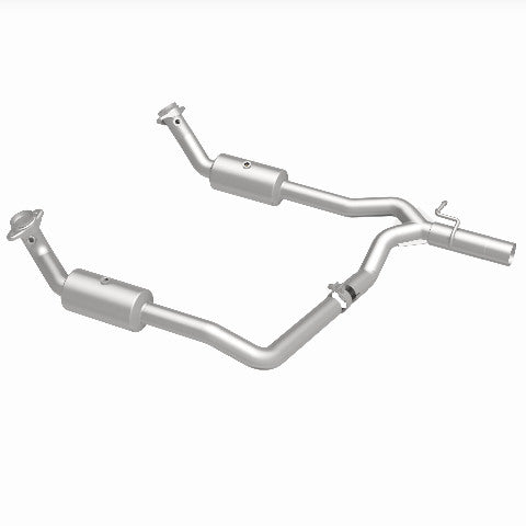 MagnaFlow direct-fit catalytic converter fits 2009-2019 Ford E-350 Super Duty and 2009-2013 Ford E-250, this and / Compliant stainless steel CARB compliant OBDII