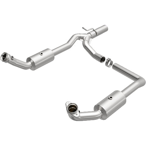 MagnaFlow direct-fit catalytic converter fits 2009-2019 Ford E-350 Super Duty and 2009-2013 Ford E-250, this and / Compliant stainless steel CARB compliant OBDII