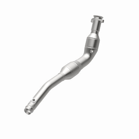 MagnaFlow direct-fit catalytic converter fits 2014-2016 Land Rover LR4 stainless steel CARB compliant OBDII