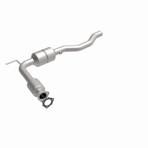 MagnaFlow direct-fit catalytic converter fits 02 Volkswagen Eurovan 2.8L stainless steel Federal EPA compliant OBDII 23181