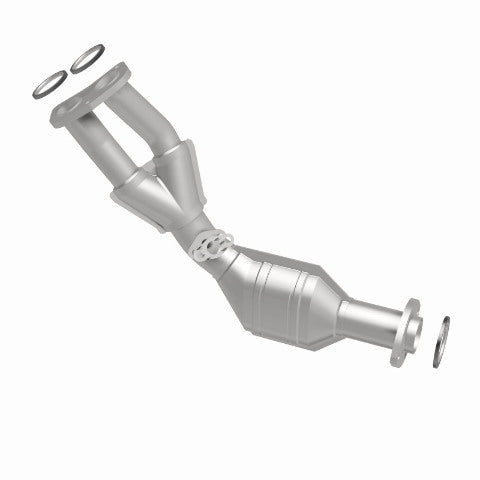 MagnaFlow direct-fit catalytic converter for 2000-2004 Toyota Tacoma 2.7L stainless steel Federal EPA compliant OBDII 23755