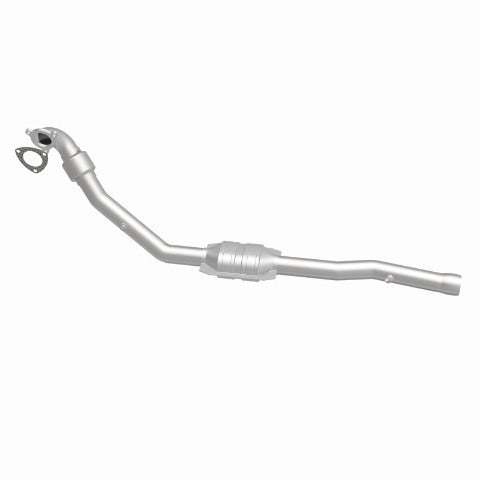 MagnaFlow direct-fit catalytic converter fits 1998 Volvo S70, 1997 Volvo 850, and additional vehicles. Avoid potential exhaust leaks by using the included gaskets to get a proper s