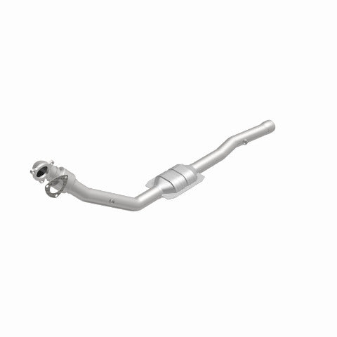 MagnaFlow direct-fit catalytic converter fits 1998 Volvo S70, 1997 Volvo 850, and additional vehicles. Avoid potential exhaust leaks by using the included gaskets to get a proper s