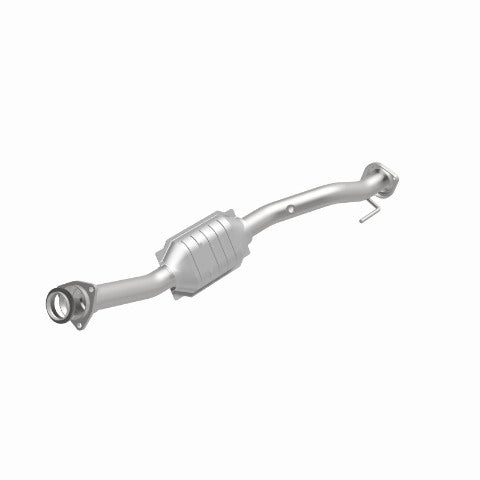 MagnaFlow direct-fit catalytic converter fits 2002-2005 Chevrolet Trailblazer, GMC Envoy, and additional vehicles. Avoid potential exhaust leaks by using the included gaskets to ge