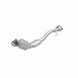 MagnaFlow direct-fit catalytic converter fits 2008-2009 Chevrolet Trailblazer, GMC Envoy, and additional vehicles. Avoid potential exhaust leaks by using the included gaskets to ge