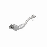 MagnaFlow direct-fit catalytic converter fits 2008-2009 Chevrolet Trailblazer, GMC Envoy, and additional vehicles. Avoid potential exhaust leaks by using the included gaskets to ge