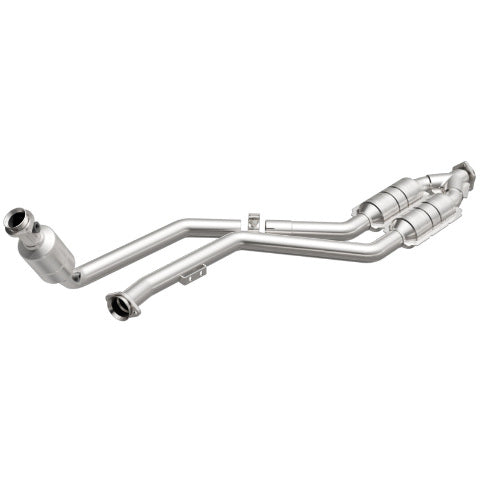 MagnaFlow direct-fit catalytic converter for 1998-2000 Mercedes-Benz stainless steel Federal EPA compliant OBDII 24044