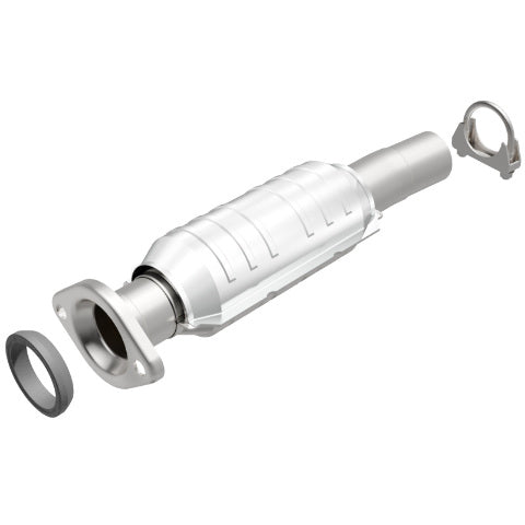 MagnaFlow direct-fit catalytic converter fits 04 Toyota Sienna 3.3L stainless steel Federal EPA compliant OBDII 24158