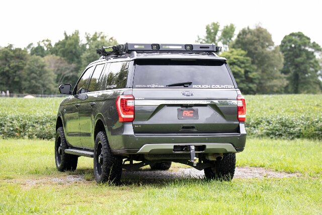 Fits Ford Expedition 4WD (2018-2024) 3 Inch Lift Kit; UCA; 40231RED