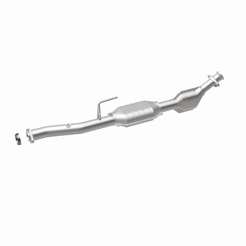 MagnaFlow direct-fit catalytic converter for 1998-2000 Ford 2.5 inch inlet/outlet stainless steel CARB compliant 441117