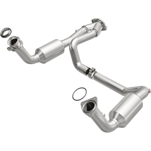 MagnaFlow direct-fit catalytic converter for 1999-2003 Chevy Silverado 1500 stainless steel CARB compliant 4451419