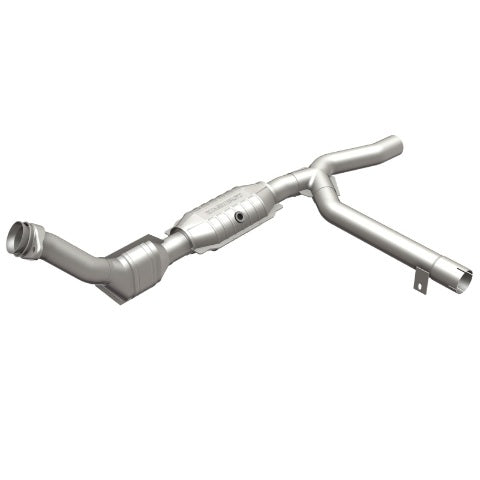 MagnaFlow direct-fit catalytic converter fits 2001 Ford Expedition 4.6L and 2001 Ford F-150 4.6L stainless steel CARB compliant 447122