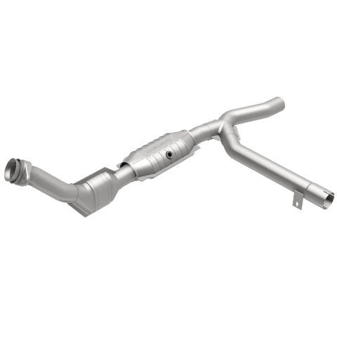 MagnaFlow direct-fit catalytic converter fits 2001 Ford Expedition 4.6L and 2001 Ford F-150 4.6L stainless steel CARB compliant 447122