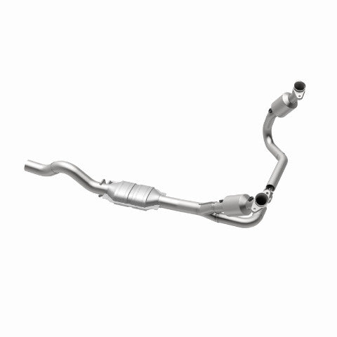 MagnaFlow direct-fit catalytic converter fits 2001-2003 Dakota 3.9/5.9L 3.9 inch inlet/outlet stainless steel CARB compliant 447241