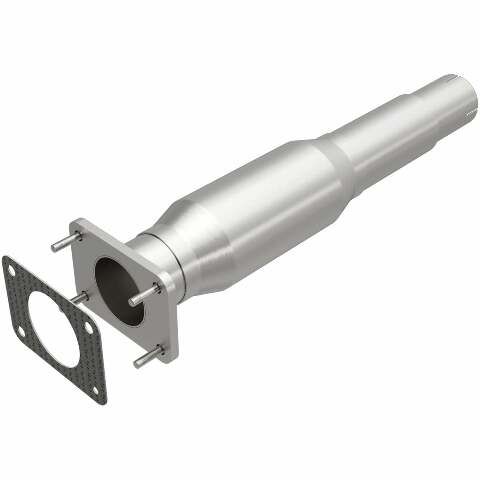 MagnaFlow direct-fit catalytic converter fits 2000-2002 2000 Buick LeSabre, Buick Park Avenue, and additional vehicles. Avoid potential exhaust leaks by using the included gaskets 