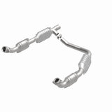MagnaFlow direct-fit catalytic converter fits 2005-2006 Ford E-350 Super Duty 5.4L and 2005 Ford E-250 5.4L stainless steel CARB compliant 458041