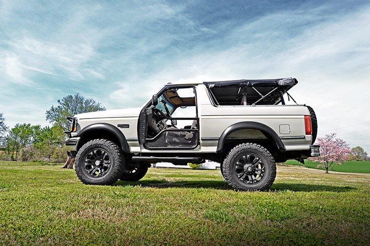 Lift kit for 1980-1996 Ford Bronco by Rough Country
