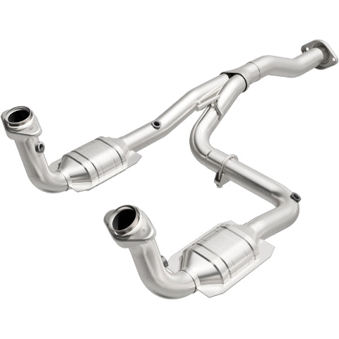 MagnaFlow direct-fit catalytic converter fits 2005-2007 Jeep Liberty 3.7L and 07 Jeep Liberty 3.7L stainless steel CARB compliant OBDII 49186