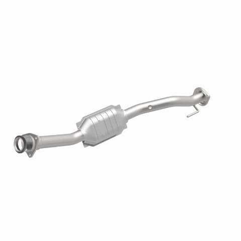 MagnaFlow direct-fit catalytic converter fits 2002-2005 Chevrolet Trailblazer, GMC Envoy, and additional vehicles. Avoid potential exhaust leaks by using the included gaskets to ge