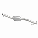 MagnaFlow direct-fit catalytic converter fits 2002-2005 Chevrolet Trailblazer, GMC Envoy, and additional vehicles. Avoid potential exhaust leaks by using the included gaskets to ge
