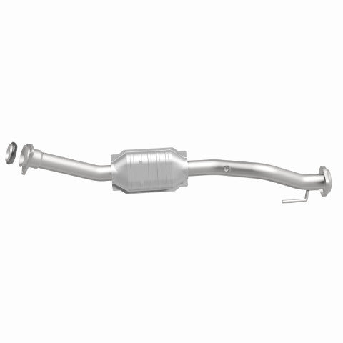 MagnaFlow direct-fit catalytic converter fits 2002-2005 Chevrolet Trailblazer, GMC Envoy, and additional vehicles. Avoid potential exhaust leaks by using the included gaskets to ge