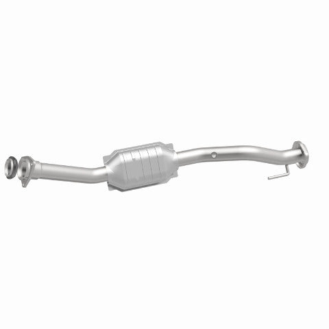 MagnaFlow direct-fit catalytic converter fits 2002-2005 Chevrolet Trailblazer, GMC Envoy, and additional vehicles. Avoid potential exhaust leaks by using the included gaskets to ge