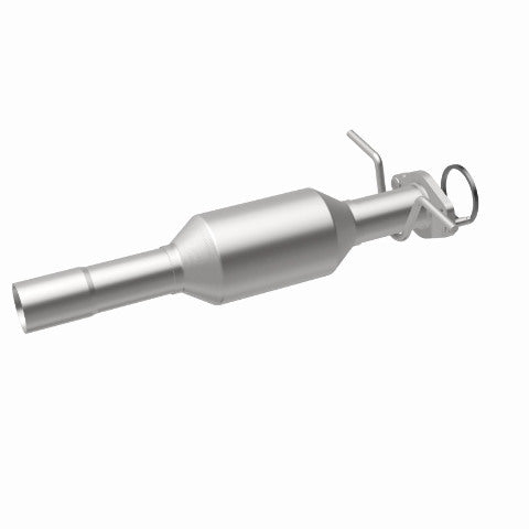 MagnaFlow direct-fit catalytic converter fits 06 Ford Focus ZX3 2.0/2.3L 2 inch inlet/outlet stainless steel CARB compliant OBDII 49196