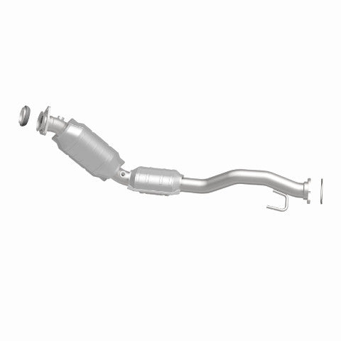 MagnaFlow direct-fit catalytic converter fits 2008-2009 Chevrolet Trailblazer, GMC Envoy, and additional vehicles. Avoid potential exhaust leaks by using the included gaskets to ge