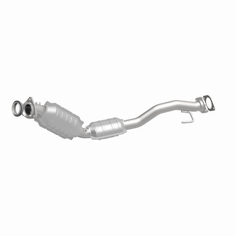 MagnaFlow direct-fit catalytic converter fits 2008-2009 Chevrolet Trailblazer, GMC Envoy, and additional vehicles. Avoid potential exhaust leaks by using the included gaskets to ge