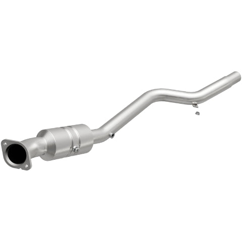 MagnaFlow direct-fit catalytic converter fits 2005-2007 Chrysler 300, 2006-2007 Dodge Charger, and additional vehicles. Hardware is included to eliminate the hassle of working with