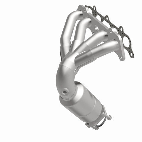 MagnaFlow direct-fit catalytic converter fits 1997-2001 Toyota Camry and 1999-2001 Toyota Solara, this and 1997-2001 Camry 2.2 manif 2.2 inch inlet/outlet stainless steel CARB comp