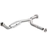 MagnaFlow direct-fit catalytic converter fits 2005-2006 Ford Expedition 5.4L and 05 Expedition passenger side 5.4L passenger side stainless steel CARB compliant OBDII 49411