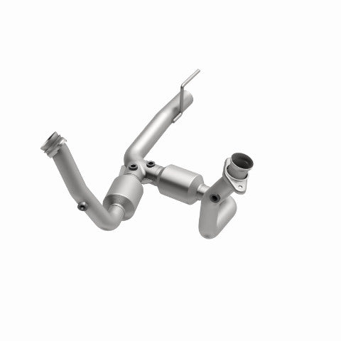 MagnaFlow direct-fit catalytic converter for 1999-2001 Jeep Cherokee 4.7 inch inlet/outlet stainless steel CARB compliant OBDII 49494