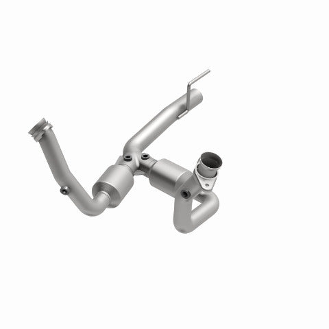 MagnaFlow direct-fit catalytic converter for 1999-2001 Jeep Cherokee 4.7 inch inlet/outlet stainless steel CARB compliant OBDII 49494