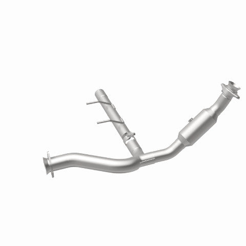 MagnaFlow direct-fit catalytic converter fits 2007-2008 Ford Expedition and Lincoln Navigator. Hardware is included to eliminate the hassle of working with corroded factory parts. 