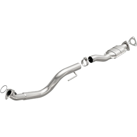 MagnaFlow direct-fit catalytic converter fits 2003-2005 Chevrolet Express 3500, Chevrolet Express 2500, and additional vehicles and 2003-2007 GM 2500/3500 passenger side passenger 