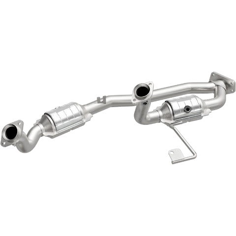 MagnaFlow direct-fit catalytic converter fits 2001-2003 Ford Windstar 3.8L and 2001-2003 Windstar 3.8 3.8 inch inlet/outlet stainless steel CARB compliant OBDII 49624