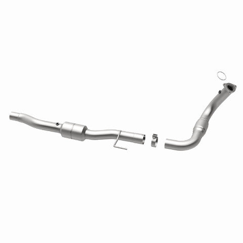 MagnaFlow direct-fit catalytic converter fits 2001-2003 Chevrolet Suburban 2500, 2002-2003 Chevrolet Avalanche 2500, and additional vehicles and 2002-2003 Avalanche 8.1 driver side