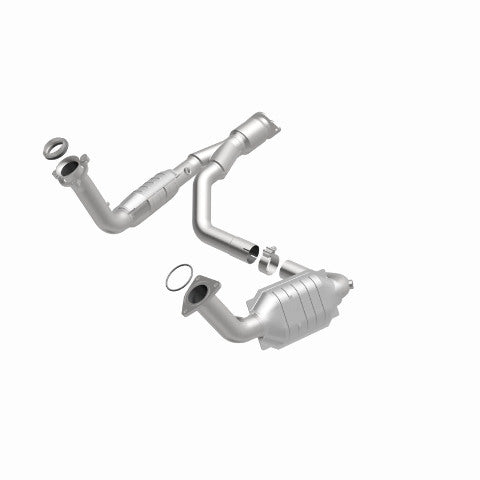 MagnaFlow direct-fit catalytic converter fits 2006-2009 Chevrolet Trailblazer, 2007-2009 GMC Envoy, and additional vehicles and 2006-2009 TB/Envoy 5.3/6.0 5.3 inch inlet/outlet sta