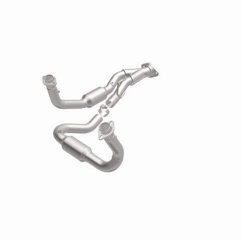 MagnaFlow direct-fit catalytic converter for 2005-2006 Jeep Cherokee 4.7 inch inlet/outlet stainless steel CARB compliant 49686