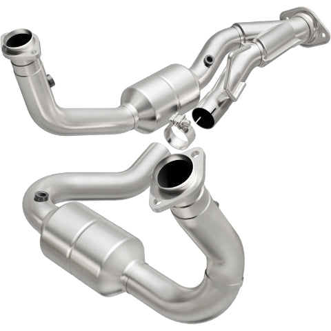 MagnaFlow direct-fit catalytic converter for 2005-2006 Jeep Cherokee 4.7 inch inlet/outlet stainless steel CARB compliant 49686