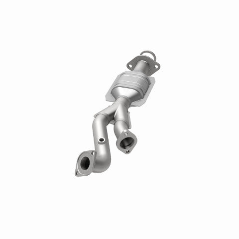 MagnaFlow direct-fit catalytic converter for 2003-2004 Toyota 4Runner 4.7 inch inlet/outlet stainless steel CARB compliant OBDII 49696