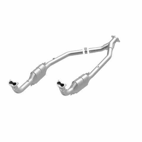 MagnaFlow direct-fit catalytic converter fits 1999-2002 Land Rover Discovery 4.0L and 2003-2004 Land Rover Discovery 4.6L stainless steel CARB compliant OBDII 49720